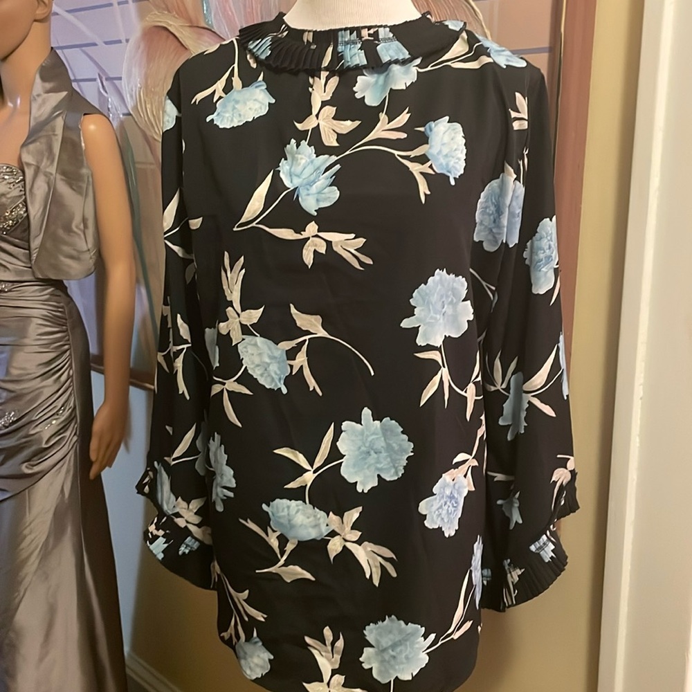 Ellen Tracy Women’s Top
